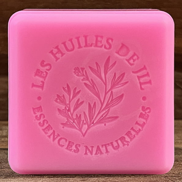Savon hydratant au Karité et huile essentielle de Rose Savon hydratant au Karité et huile essentielle de Rose