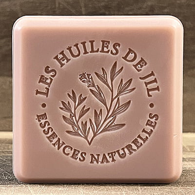 Savon hydratant au Karité et huile essentielle de Bois de Santal