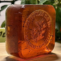 Savon aux huiles essentielles "Bois Précieux" Savon aux huiles essentielles "Bois Précieux"