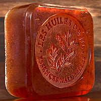 Savon à l'huile essentielle de bois de santal Savon à l'huile essentielle de bois de santal