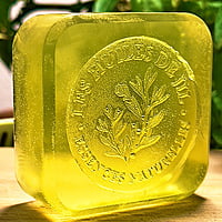 Savon à l'huile essentielle de Citron Savon à l'huile essentielle de Citron